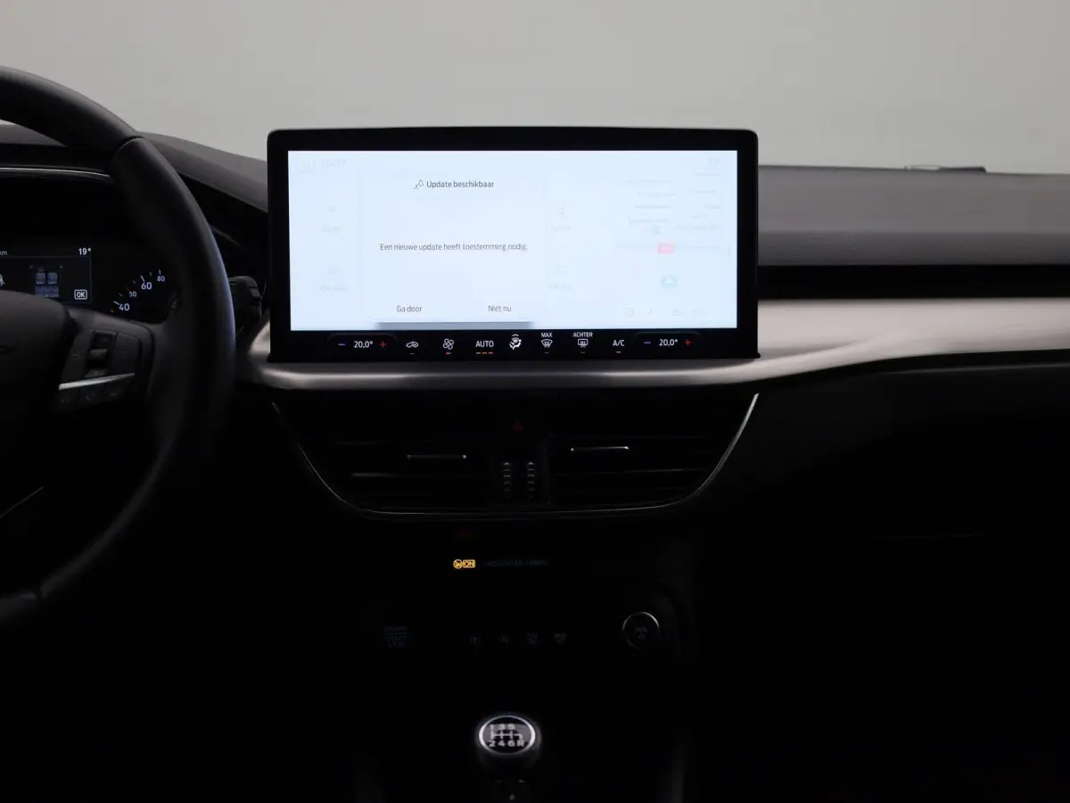 1.0 EcoBoost Hybrid Titanium | Navigatie | Groot scherm | Apple Carplay / Android Auto | Climate Control | Cruise Control | Parkeersensoren | DAB | Bluetooth |