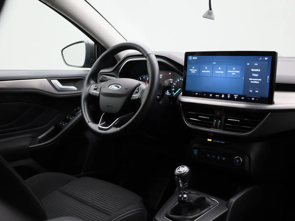 1.0 EcoBoost Hybrid Titanium | Navigatie | Groot scherm | Apple Carplay / Android Auto | Climate Control | Cruise Control | Parkeersensoren | DAB | Bluetooth |