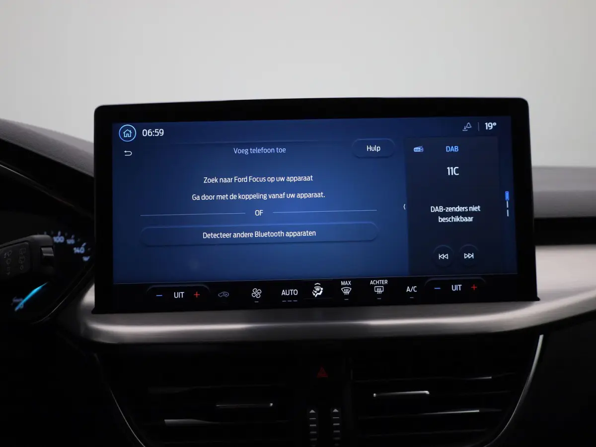 1.0 EcoBoost Hybrid Titanium | Navigatie | Groot scherm | Apple Carplay / Android Auto | Climate Control | Cruise Control | Parkeersensoren | DAB | Bluetooth |