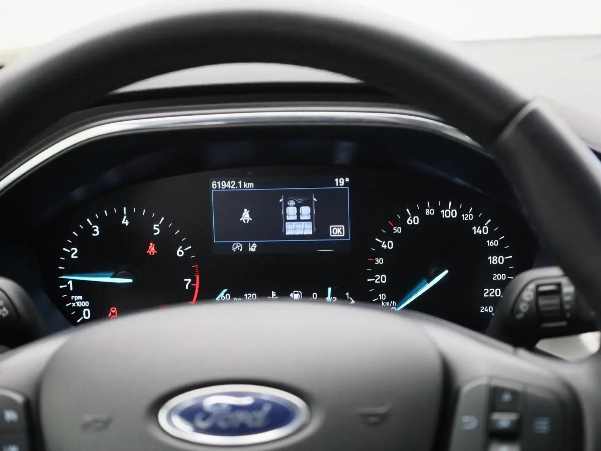 1.0 EcoBoost Hybrid Titanium | Navigatie | Groot scherm | Apple Carplay / Android Auto | Climate Control | Cruise Control | Parkeersensoren | DAB | Bluetooth |