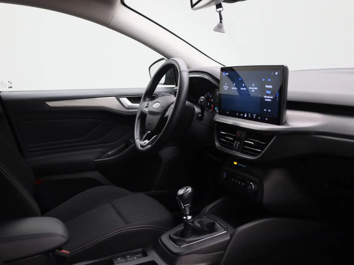 1.0 EcoBoost Hybrid Titanium | Navigatie | Groot scherm | Apple Carplay / Android Auto | Climate Control | Cruise Control | Parkeersensoren | DAB | Bluetooth |
