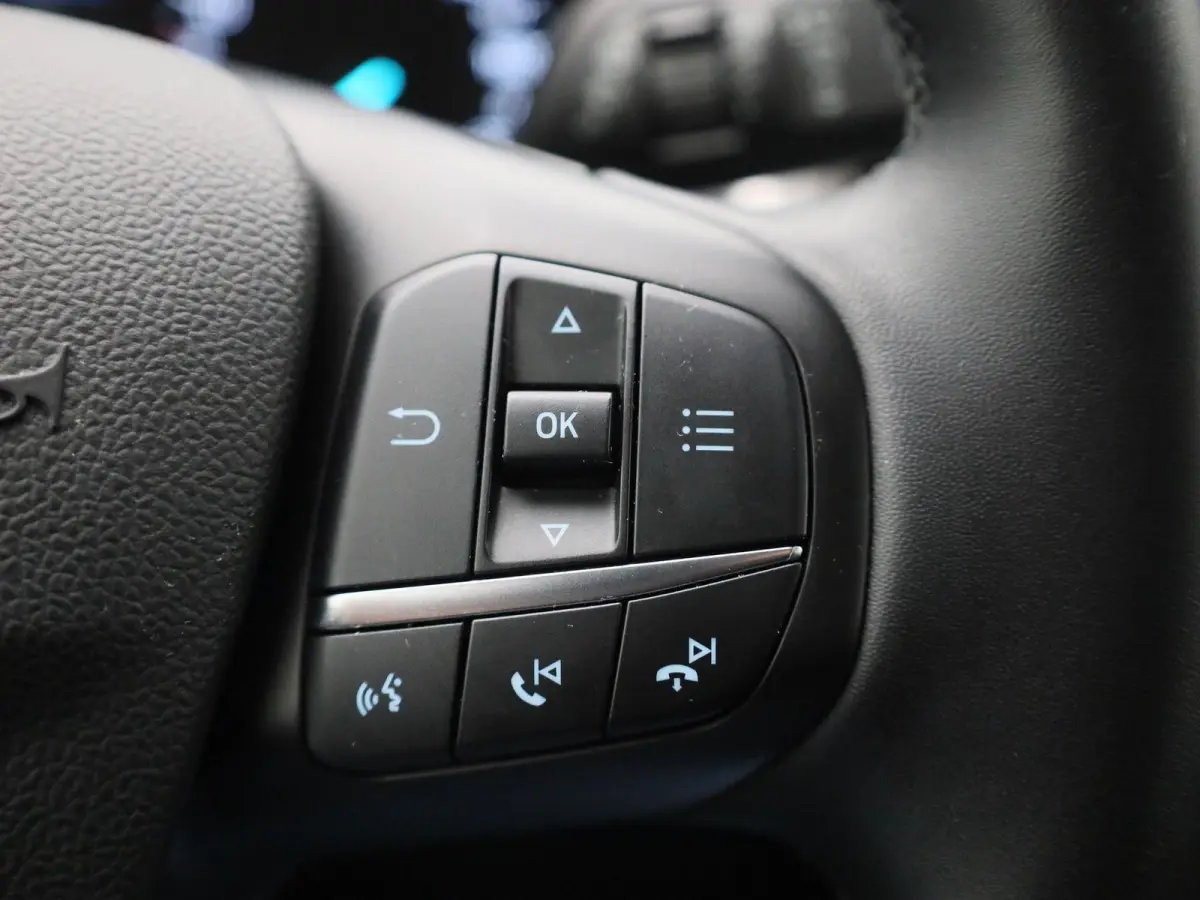 1.0 EcoBoost Hybrid Titanium | Navigatie | Groot scherm | Apple Carplay / Android Auto | Climate Control | Cruise Control | Parkeersensoren | DAB | Bluetooth |