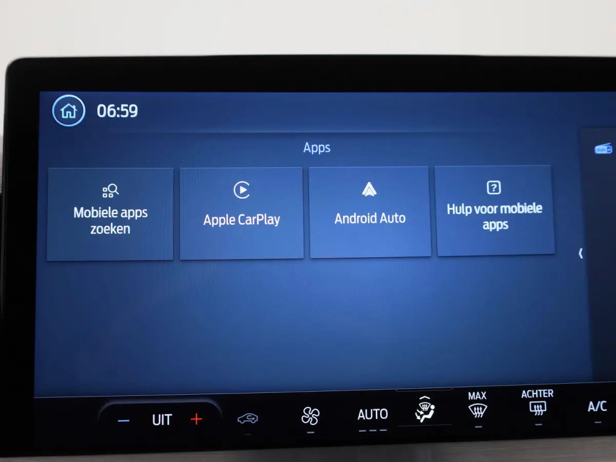1.0 EcoBoost Hybrid Titanium | Navigatie | Groot scherm | Apple Carplay / Android Auto | Climate Control | Cruise Control | Parkeersensoren | DAB | Bluetooth |