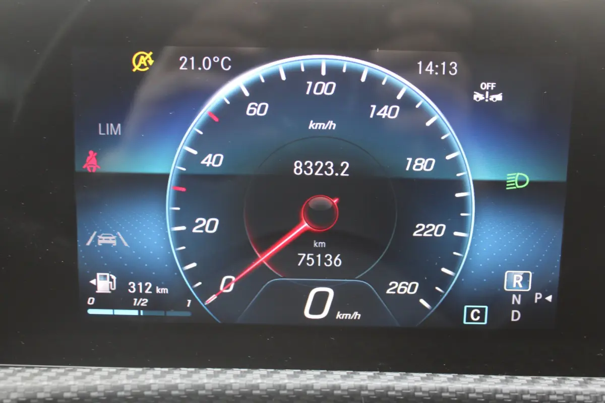 180 AUT7 Business Line NIGHT PAKKET WIDESCREEN CARPLAY CAMERA