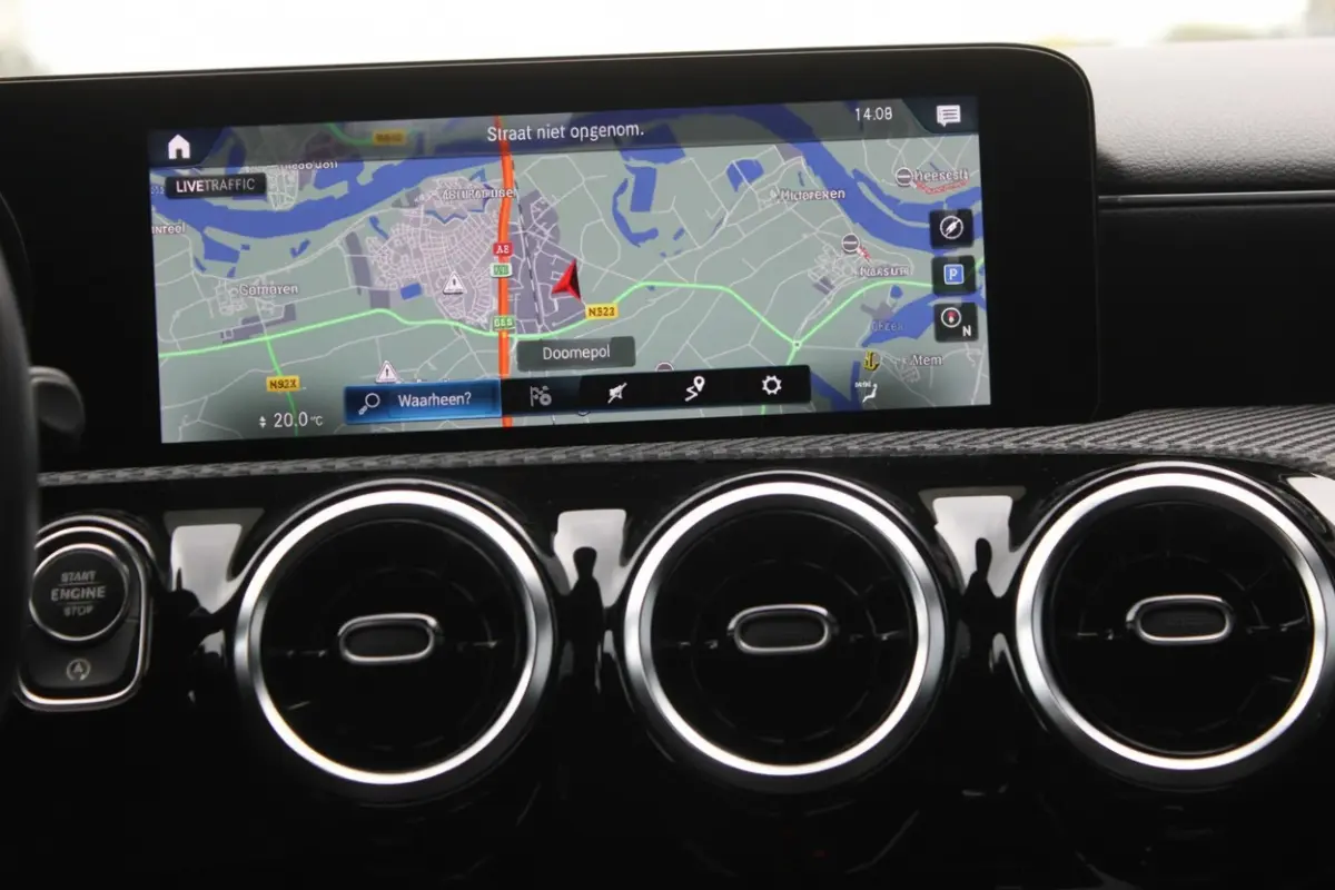 180 AUT7 Business Line NIGHT PAKKET WIDESCREEN CARPLAY CAMERA