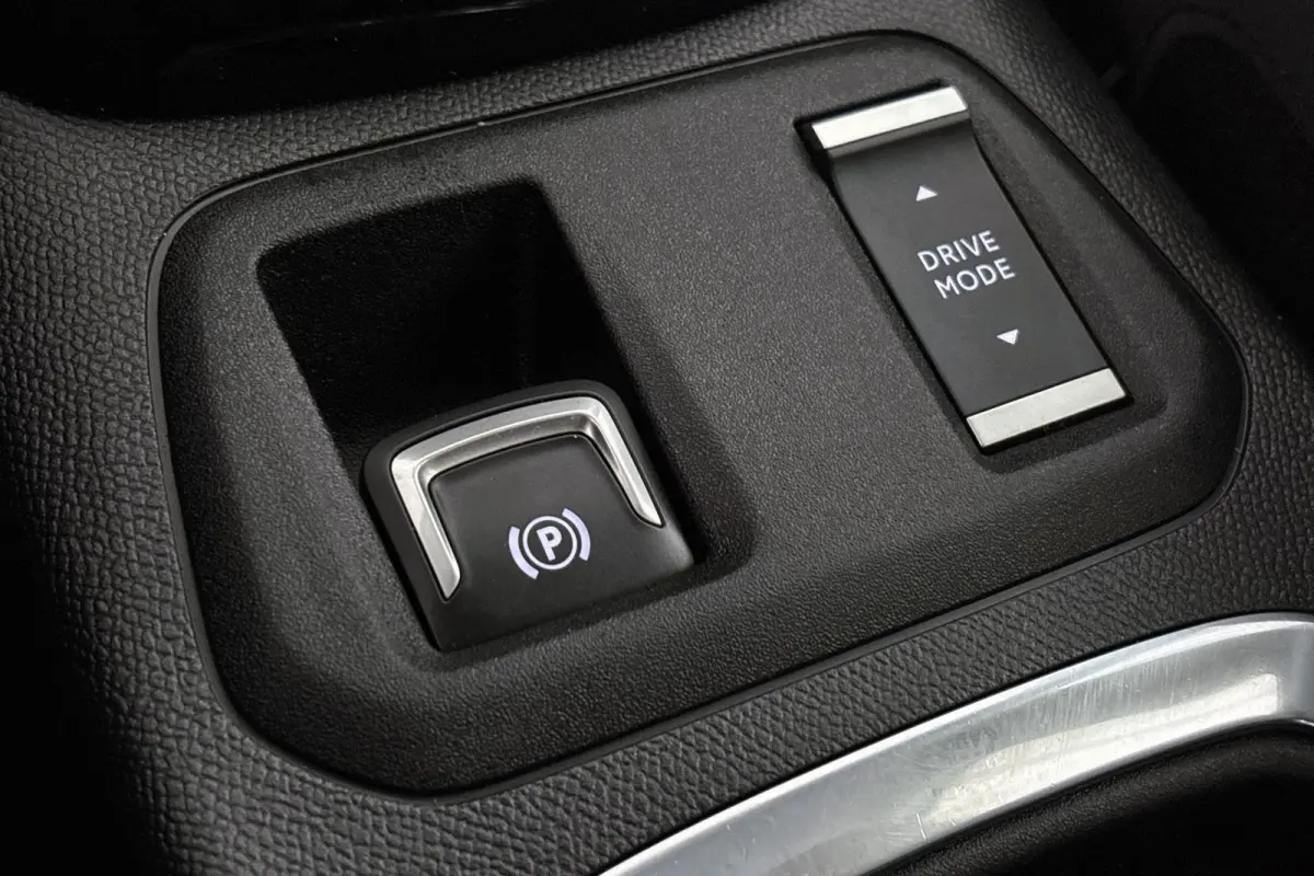 Electric 50 kWh Camera Dodehoek Clima Apple CarPlay