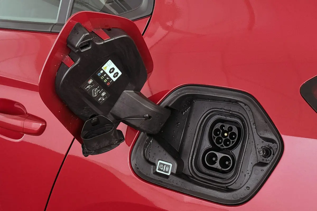 Electric 50 kWh Camera Dodehoek Clima Apple CarPlay