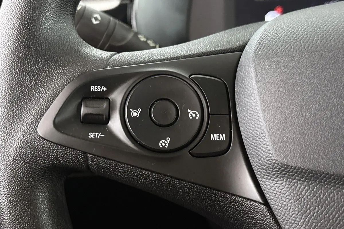 Electric 50 kWh Camera Dodehoek Clima Apple CarPlay