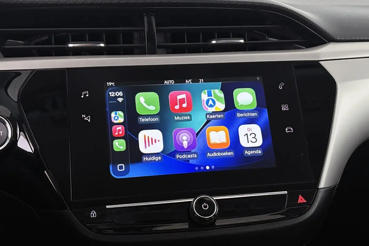 Electric 50 kWh Camera Dodehoek Clima Apple CarPlay