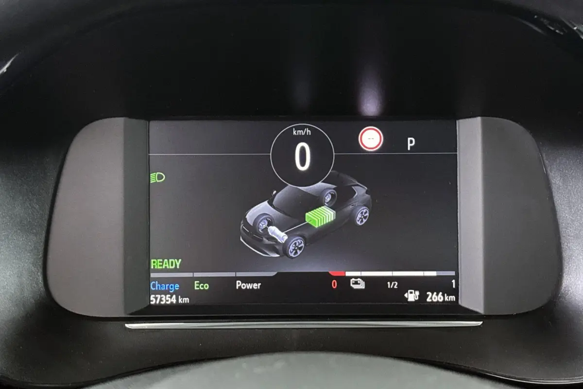 Electric 50 kWh Camera Dodehoek Clima Apple CarPlay