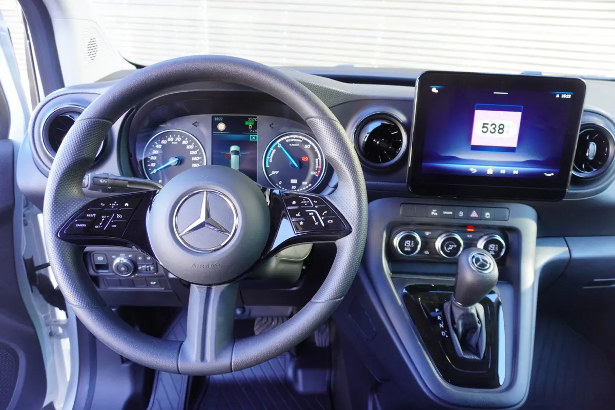 112 Pro L1 51 kWh 300km WLTP Actieradius Apple carplay ACC Cruise control Camera Climate control