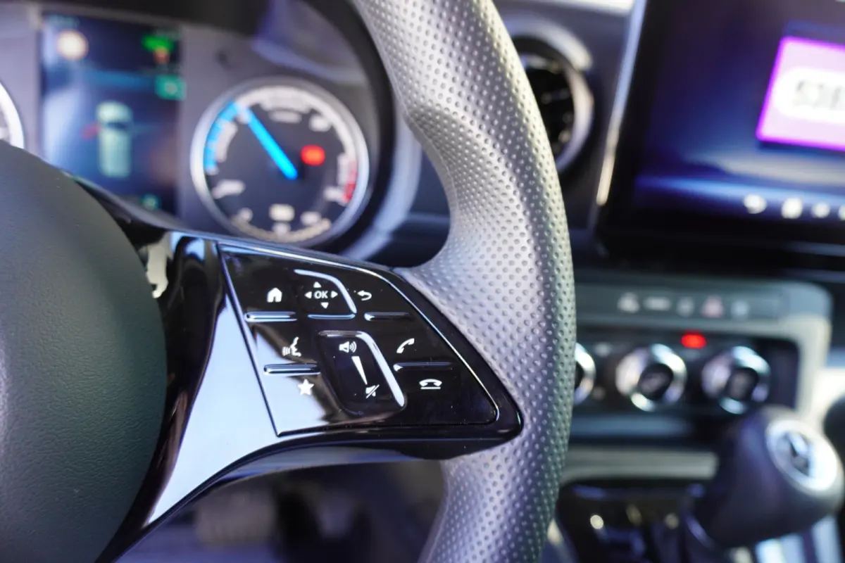 112 Pro L1 51 kWh 300km WLTP Actieradius Apple carplay ACC Cruise control Camera Climate control