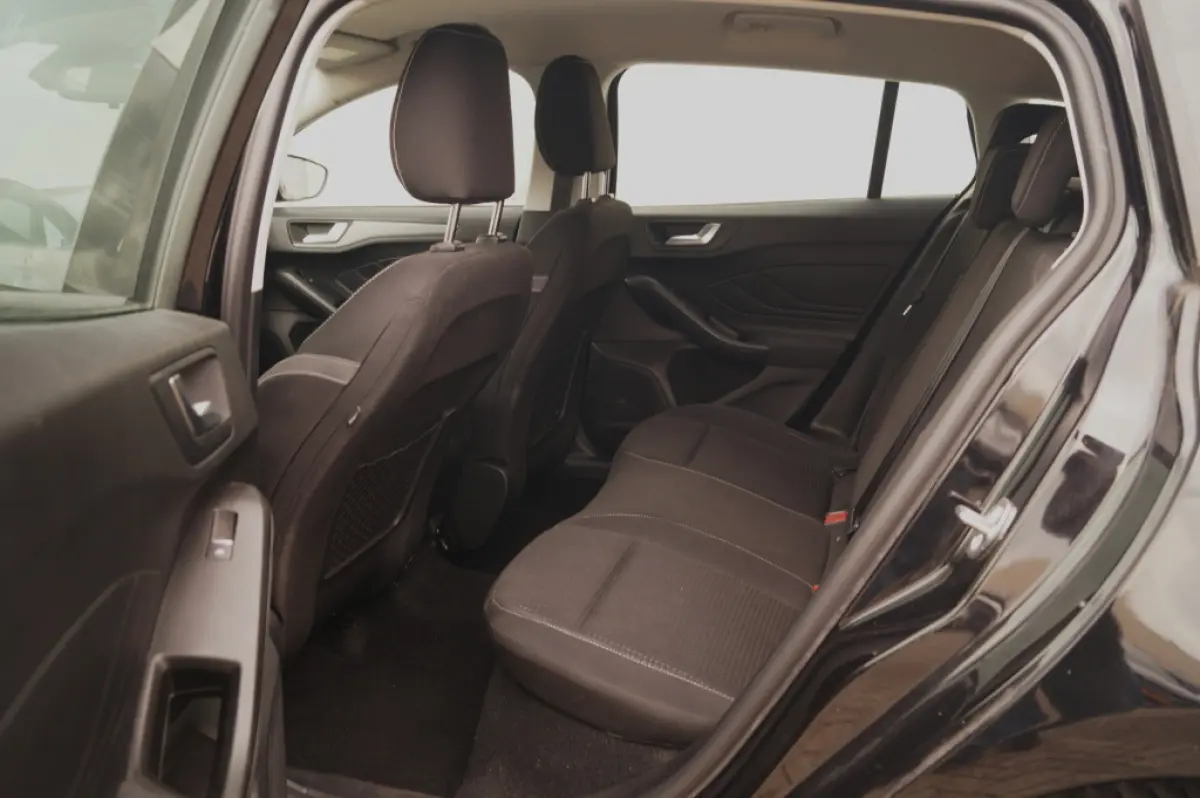1.0 EcoBoost 124pk Hybrid Connected -NAVI-AIRCO-PDC-