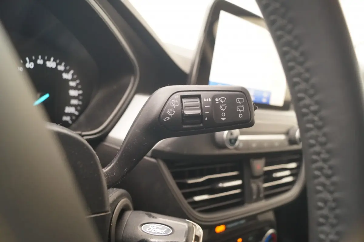 1.0 EcoBoost 124pk Hybrid Connected -NAVI-AIRCO-PDC-