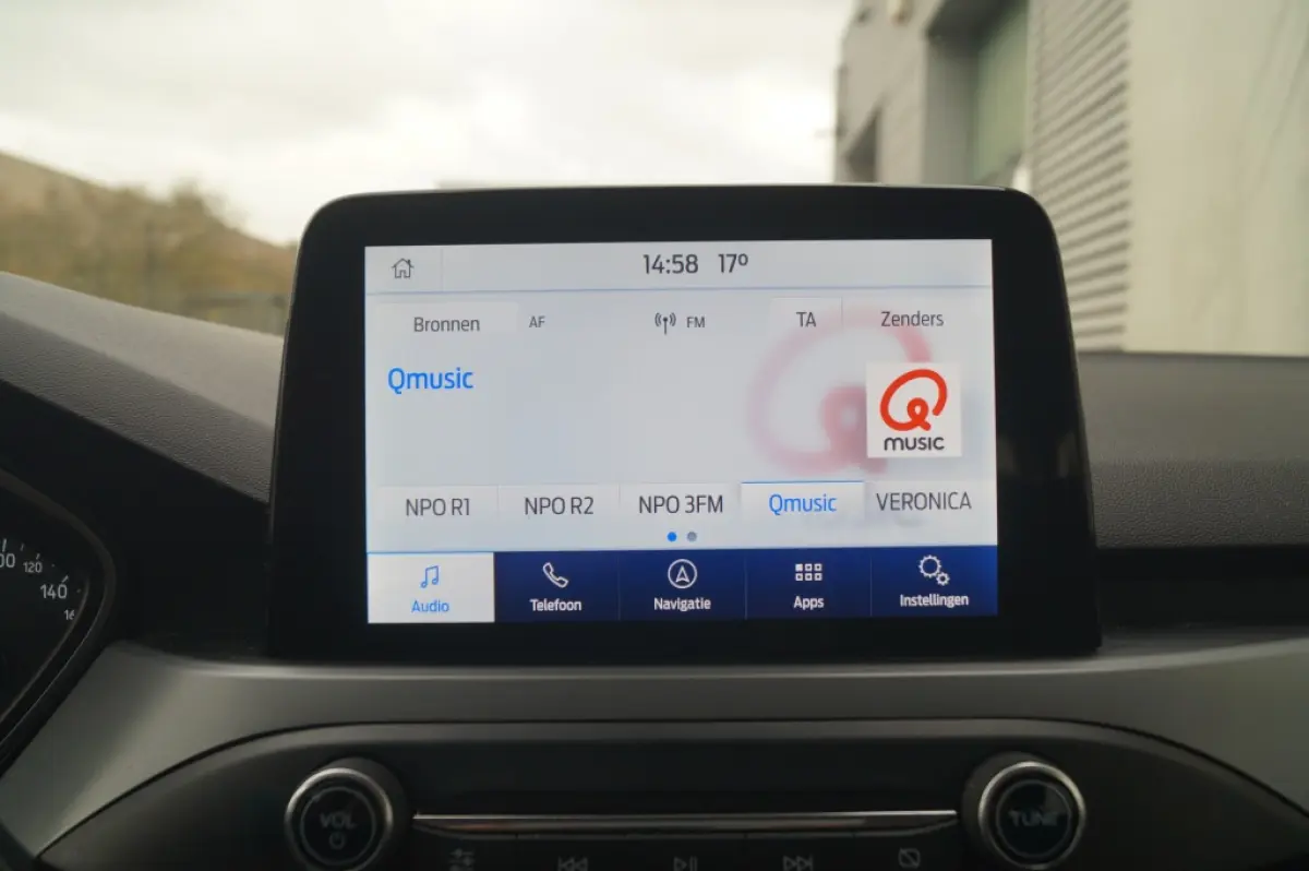 1.0 EcoBoost 124pk Hybrid Connected -NAVI-AIRCO-PDC-