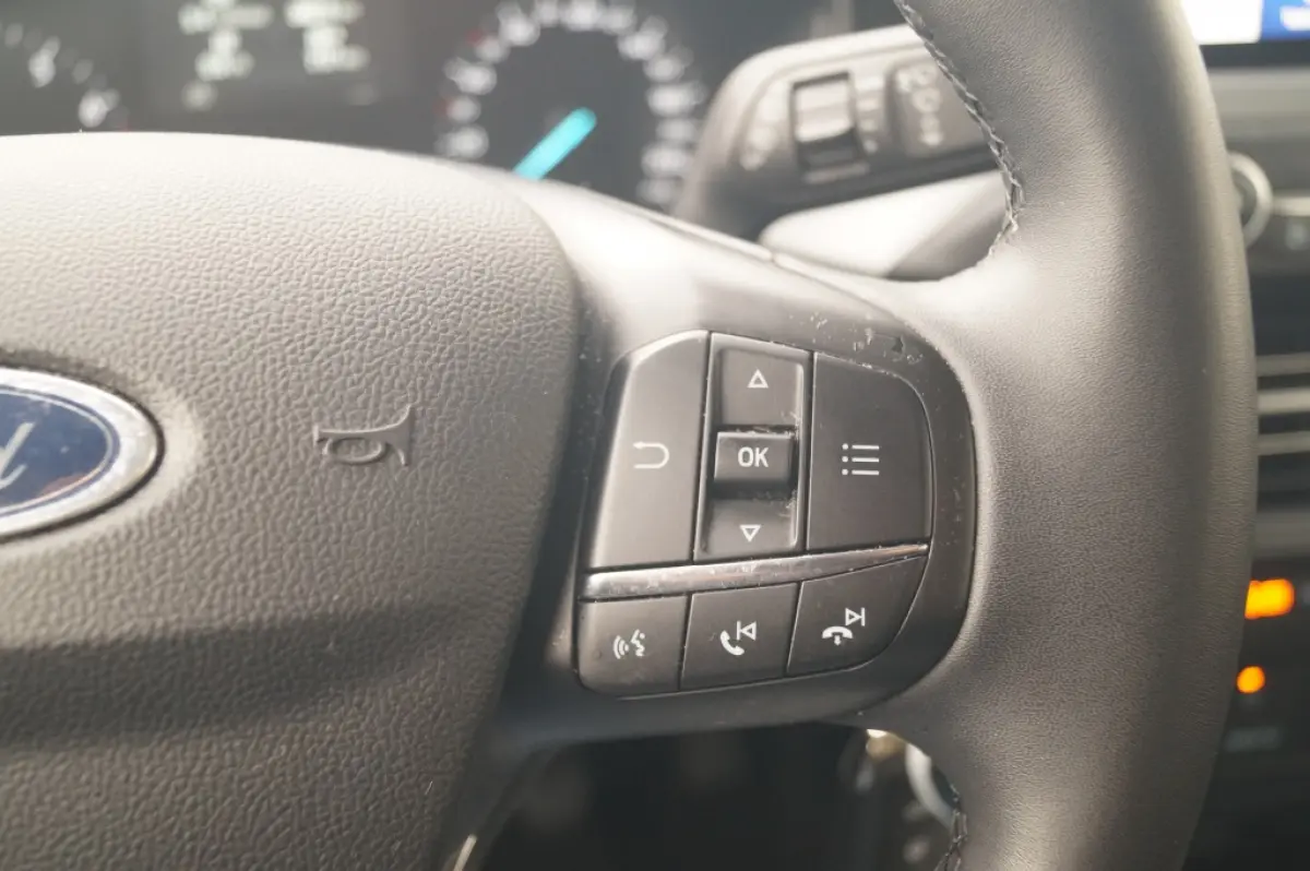 1.0 EcoBoost 124pk Hybrid Connected -NAVI-AIRCO-PDC-