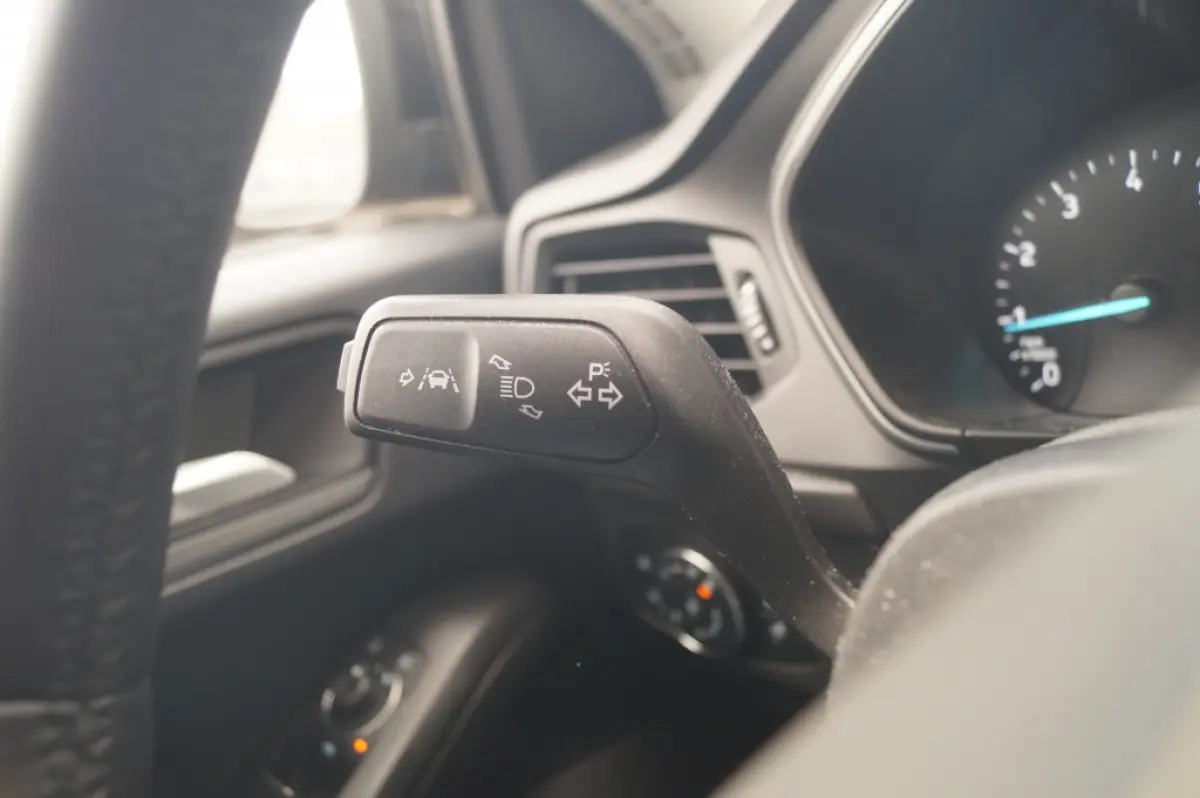 1.0 EcoBoost 124pk Hybrid Connected -NAVI-AIRCO-PDC-