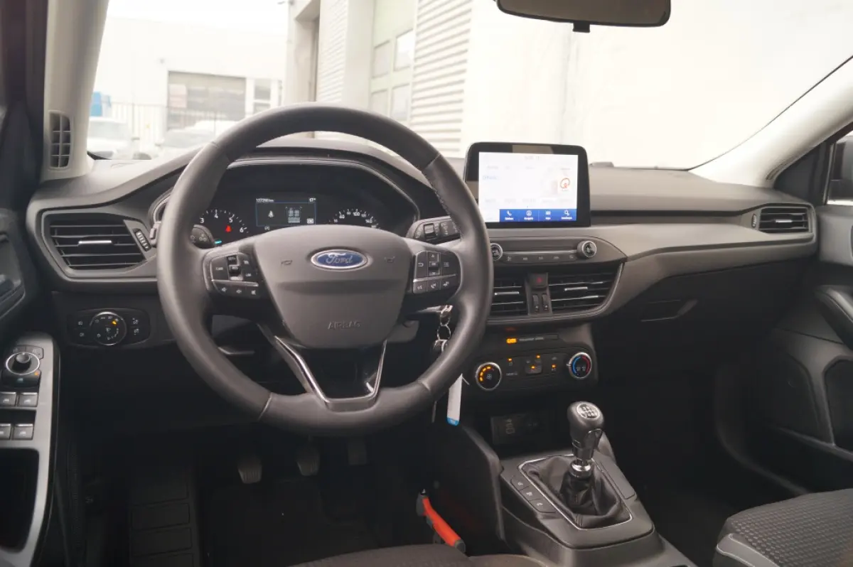1.0 EcoBoost 124pk Hybrid Connected -NAVI-AIRCO-PDC-