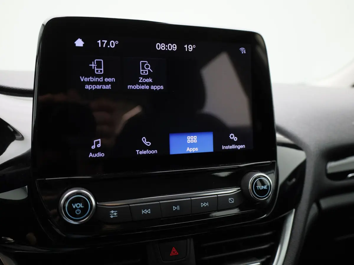 1.0 EcoBoost Hybrid Titanium | Parkeer sensoren | Cruise Control | Bluetooth | Climate control | Apple carplay / Android auto | LED