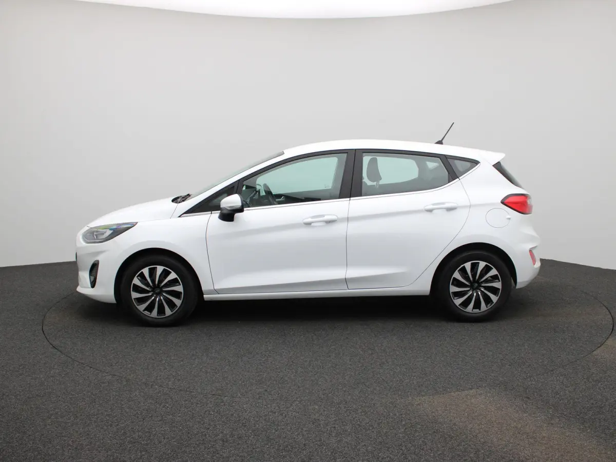 1.0 EcoBoost Hybrid Titanium | Parkeer sensoren | Cruise Control | Bluetooth | Climate control | Apple carplay / Android auto | LED