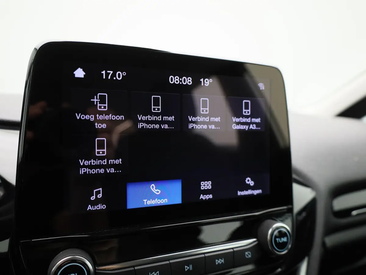 1.0 EcoBoost Hybrid Titanium | Parkeer sensoren | Cruise Control | Bluetooth | Climate control | Apple carplay / Android auto | LED