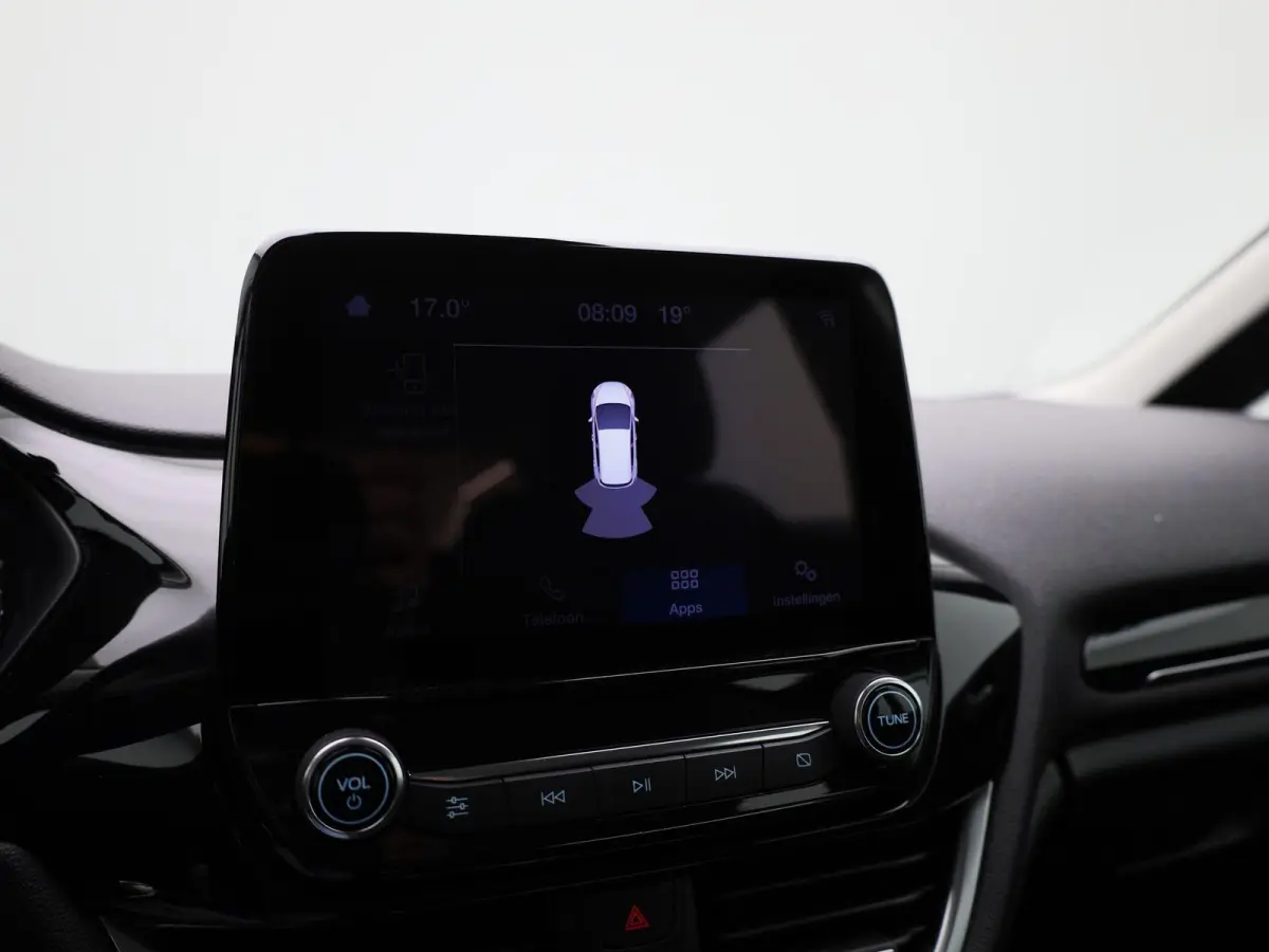 1.0 EcoBoost Hybrid Titanium | Parkeer sensoren | Cruise Control | Bluetooth | Climate control | Apple carplay / Android auto | LED