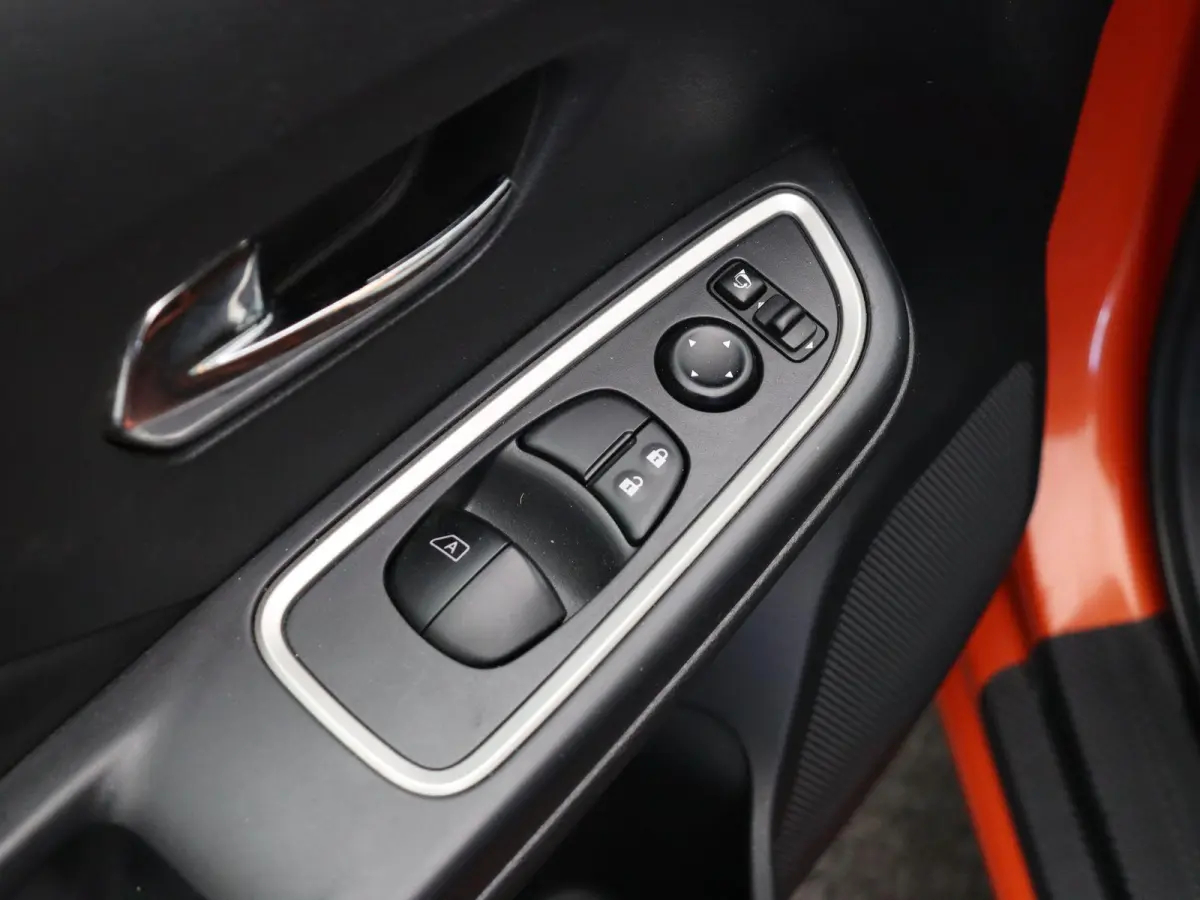 0.9 IG-T Tekna | Bose Geluidsinstallatie | Achteruitrijcamera | Climate control | Stoel verwarming |