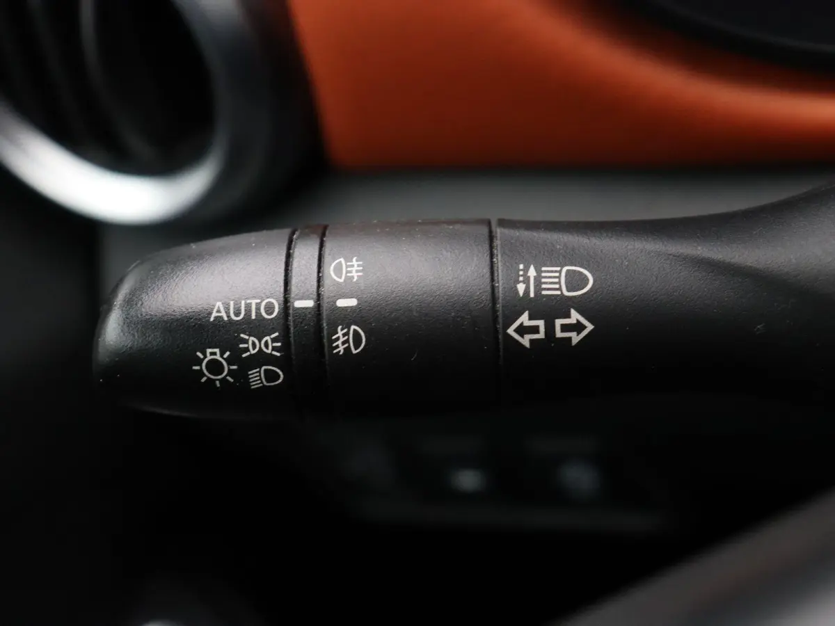 0.9 IG-T Tekna | Bose Geluidsinstallatie | Achteruitrijcamera | Climate control | Stoel verwarming |