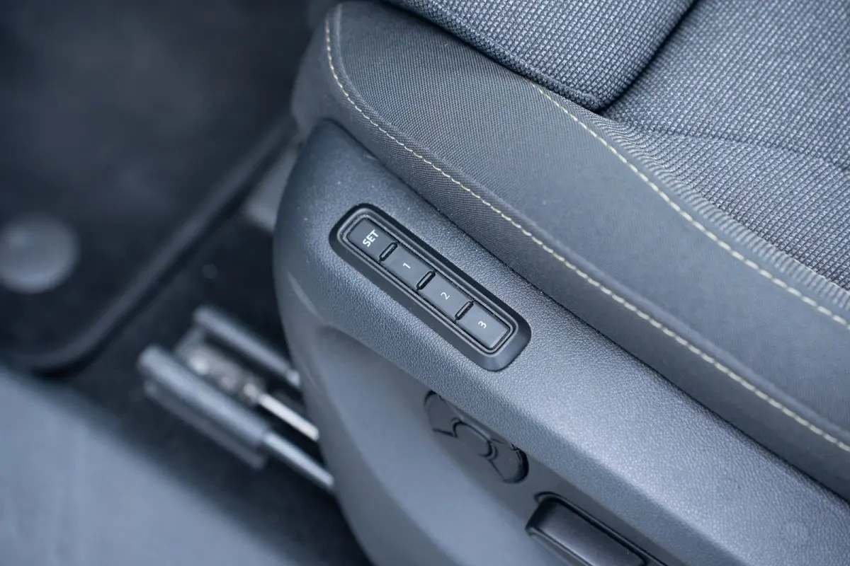 1.5 TSI MHEV 150pk Tour Edition | Adaptive Cruise | Dodehoeksensor | Camera | Elektrische Bestuurdersstoel