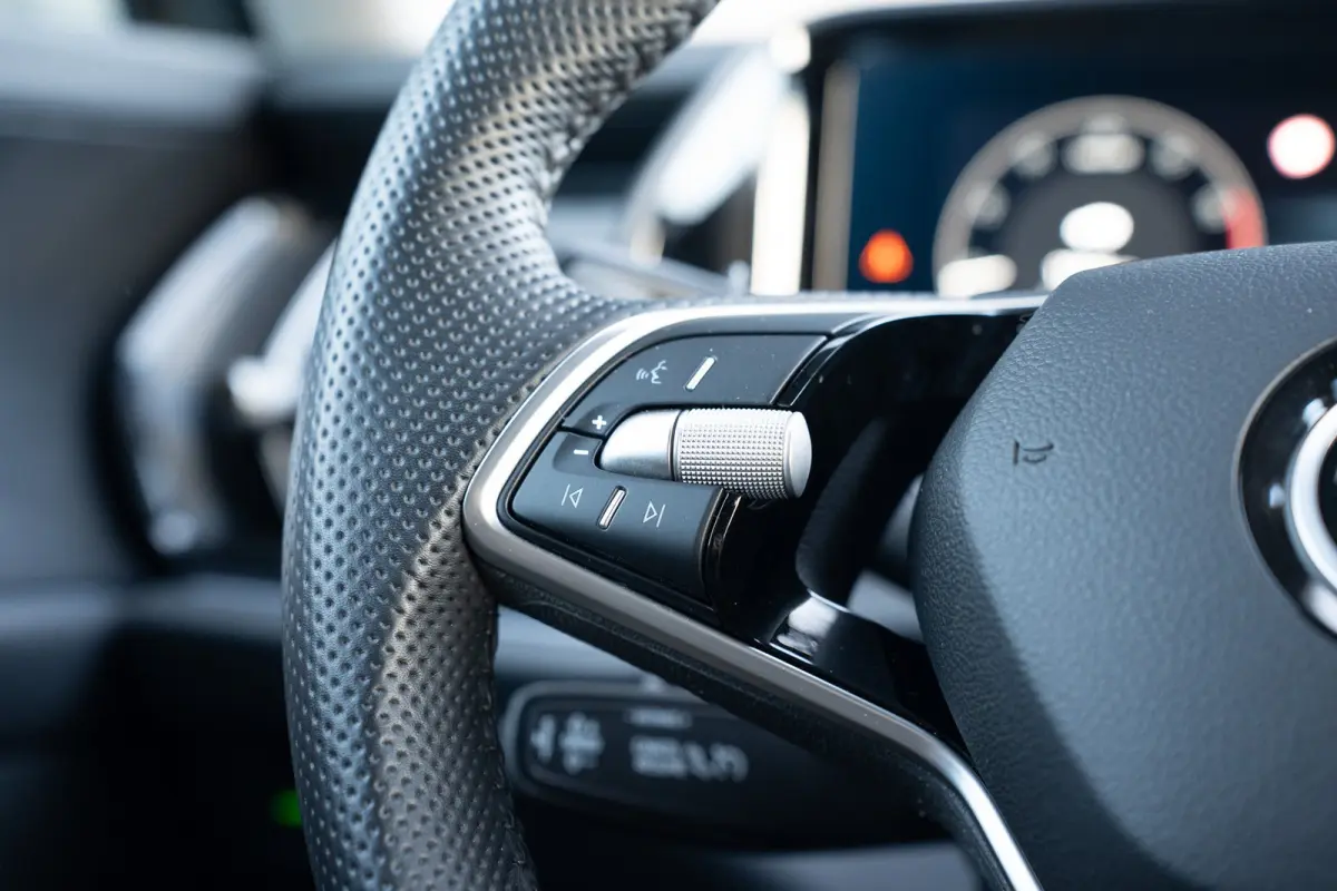 1.5 TSI MHEV 150pk Tour Edition | Adaptive Cruise | Dodehoeksensor | Camera | Elektrische Bestuurdersstoel