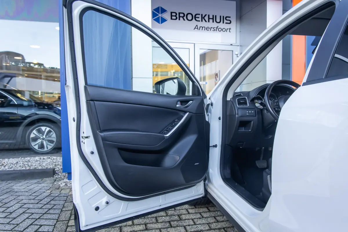 2.0 SkyActiv-G 165 GT-M Line 2WD | Trekhaak | Camera | Memory | Bose audio | Leder | Navigatie | Voorstoelen verwarmd | Achteruitrijcamera standaard | Cruise control | Electrische stoelen me