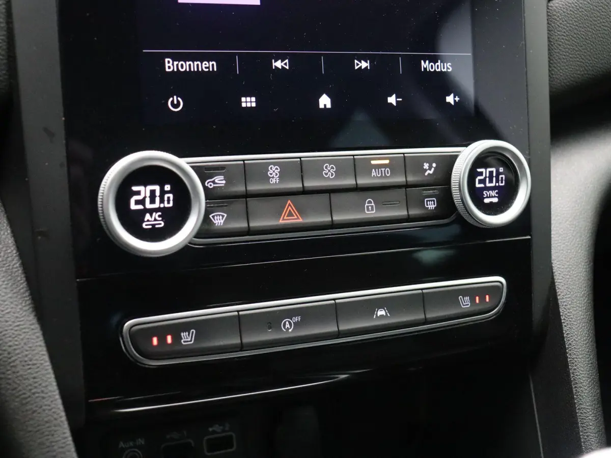 1.3 TCe Business Edition One | Trekhaak | Heads up display | Elektrisch verstelbare stoelen | 1ste Eigenaar |
