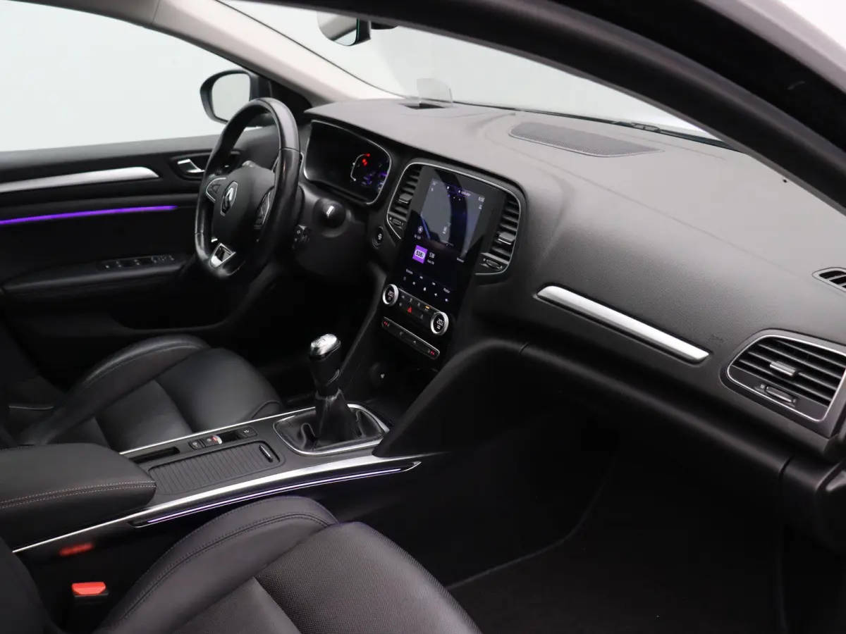 1.3 TCe Business Edition One | Trekhaak | Heads up display | Elektrisch verstelbare stoelen | 1ste Eigenaar |