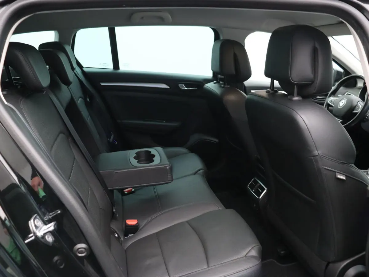 1.3 TCe Business Edition One | Trekhaak | Heads up display | Elektrisch verstelbare stoelen | 1ste Eigenaar |