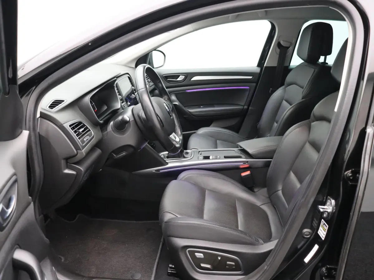 1.3 TCe Business Edition One | Trekhaak | Heads up display | Elektrisch verstelbare stoelen | 1ste Eigenaar |