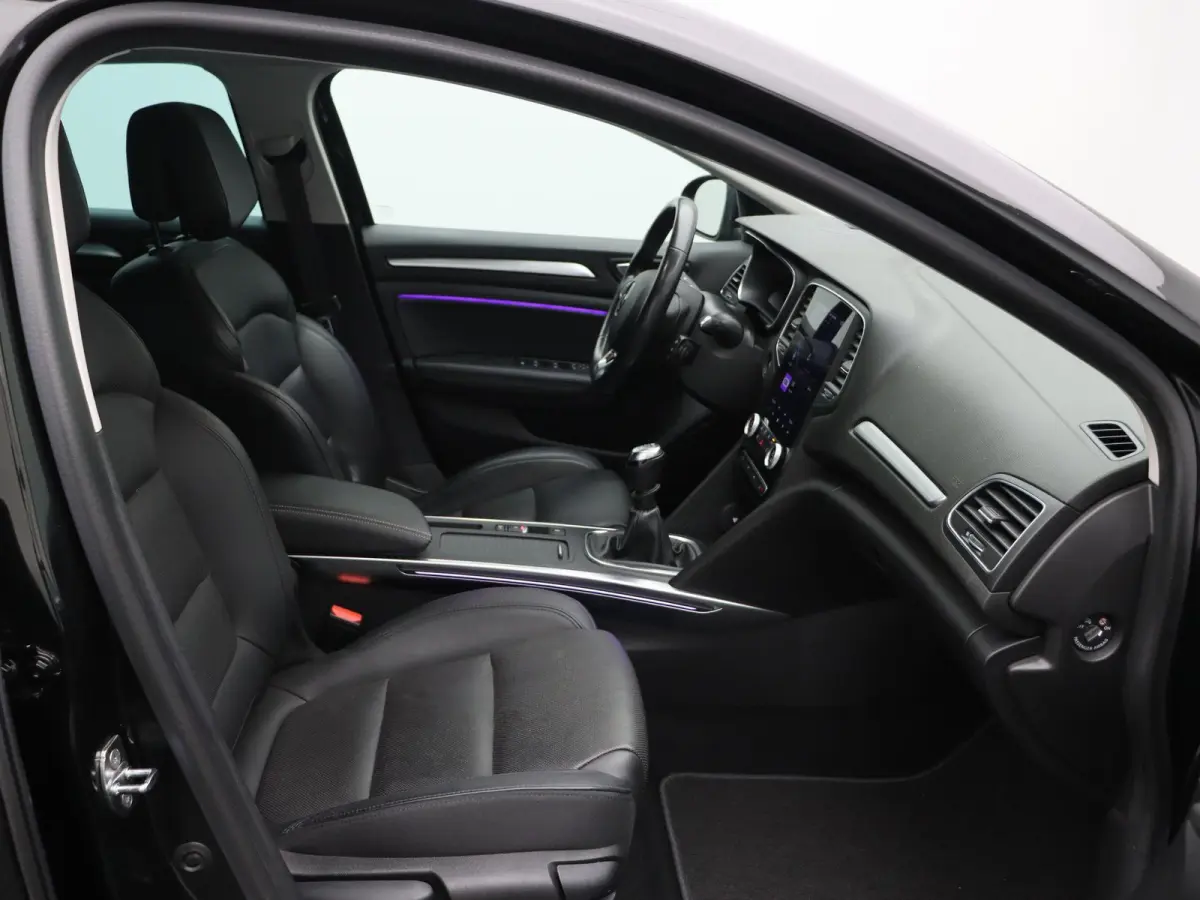 1.3 TCe Business Edition One | Trekhaak | Heads up display | Elektrisch verstelbare stoelen | 1ste Eigenaar |