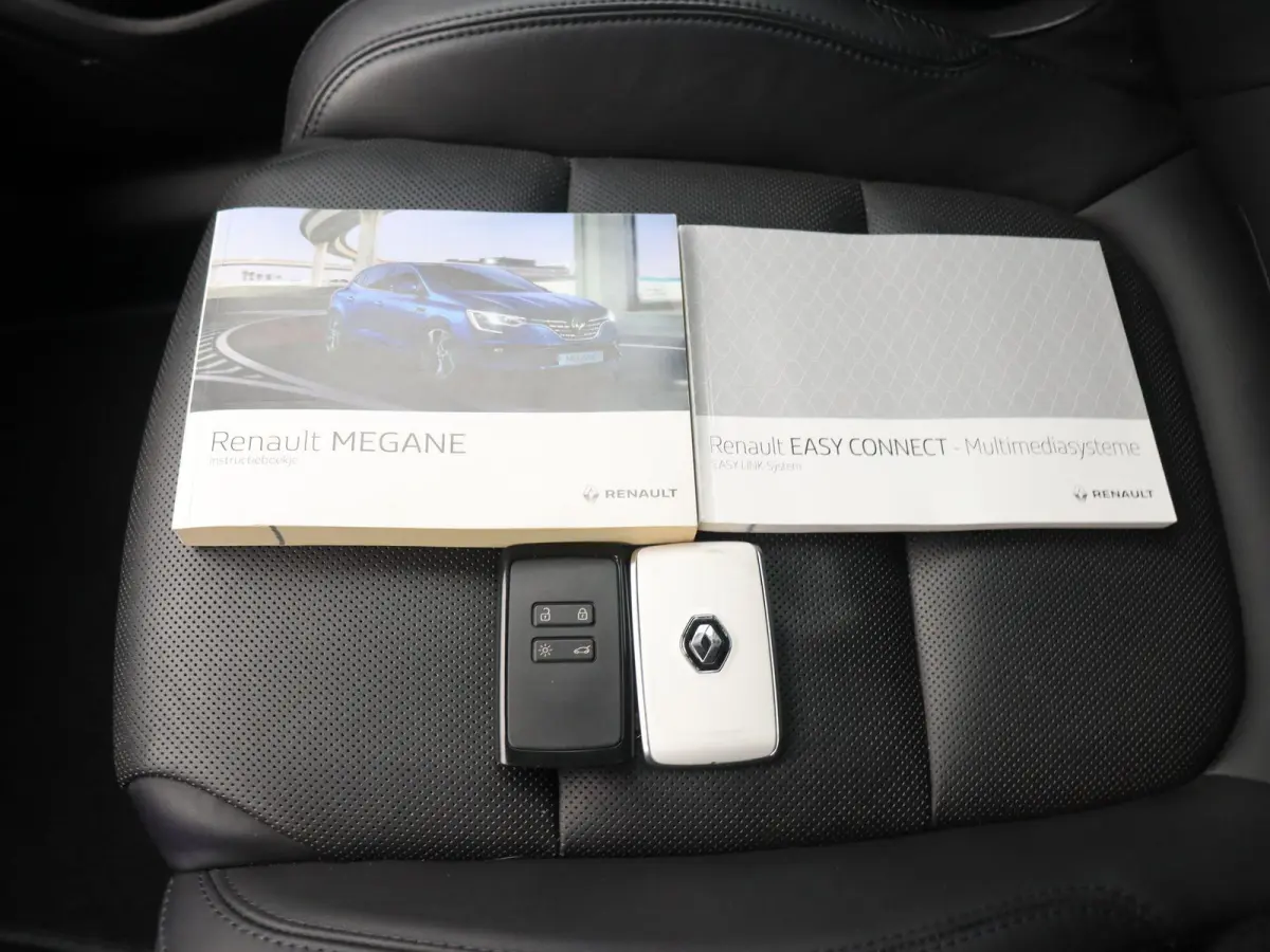 1.3 TCe Business Edition One | Trekhaak | Heads up display | Elektrisch verstelbare stoelen | 1ste Eigenaar |