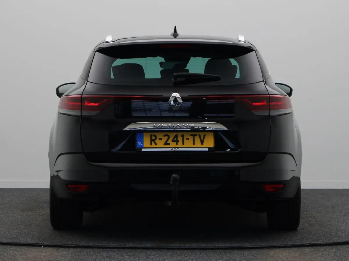 1.3 TCe Business Edition One | Trekhaak | Heads up display | Elektrisch verstelbare stoelen | 1ste Eigenaar |