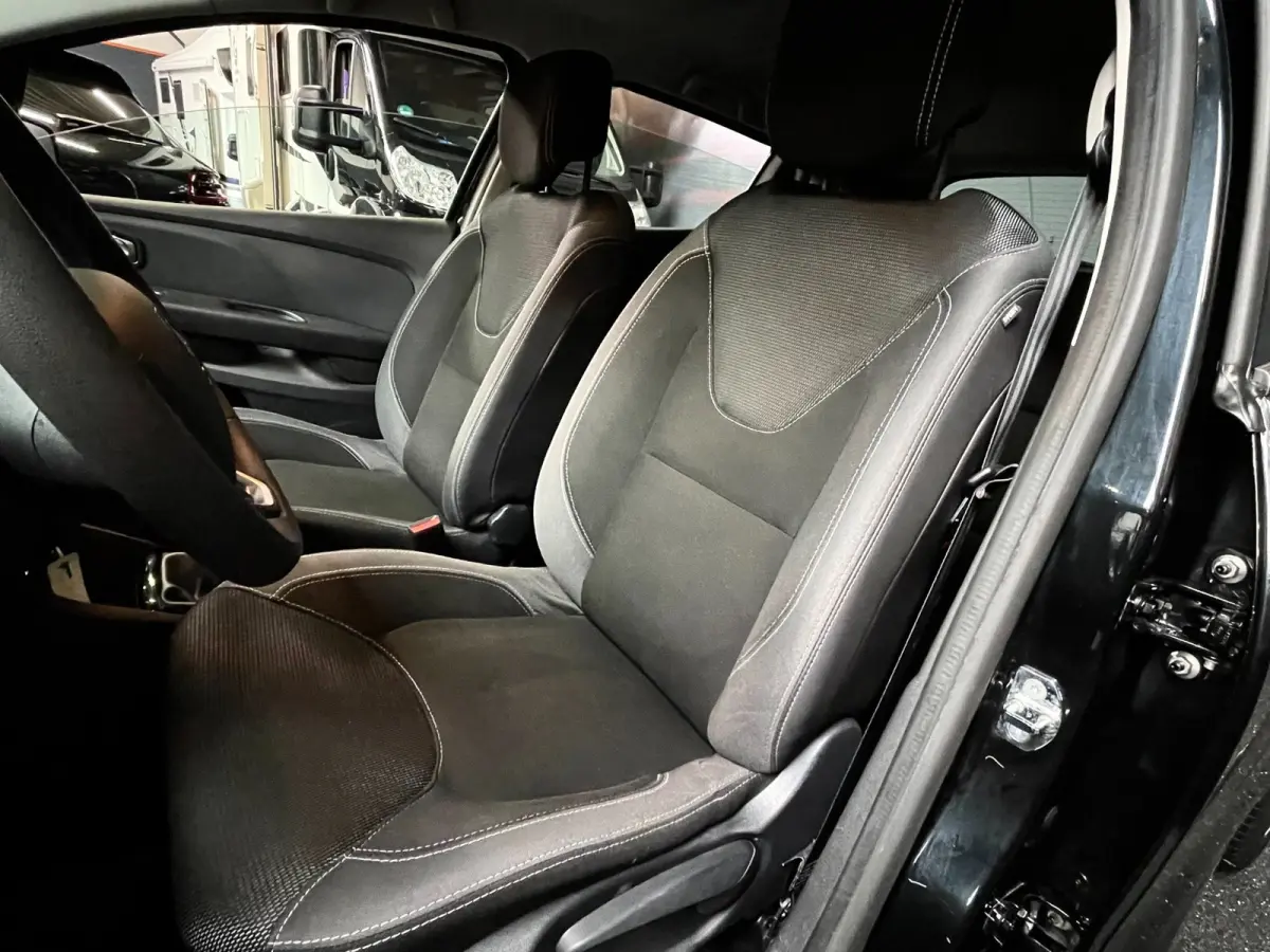0.9 TCe Zen NAVI AIRCO CRUISECONTROL
