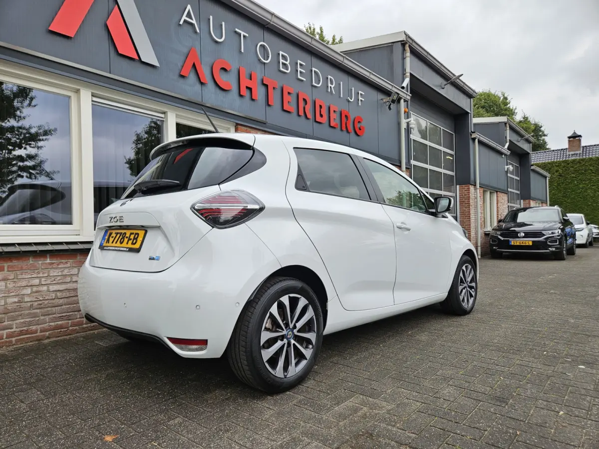 R135 Intens 52 kWh Koopaccu! SOH 94%! LED! Camera! NAP! Airco/Clima! PDC! Cruise Control! Navigatie!