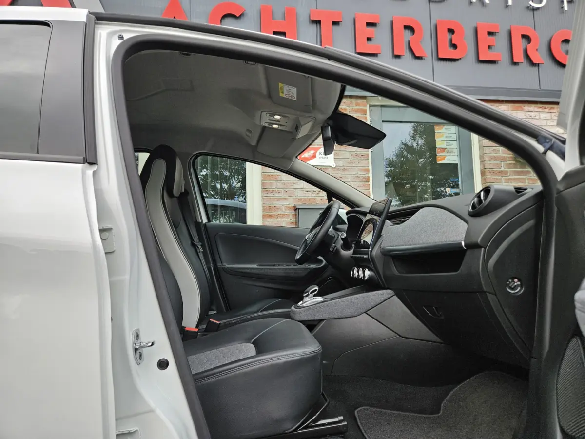 R135 Intens 52 kWh Koopaccu! SOH 94%! LED! Camera! NAP! Airco/Clima! PDC! Cruise Control! Navigatie!