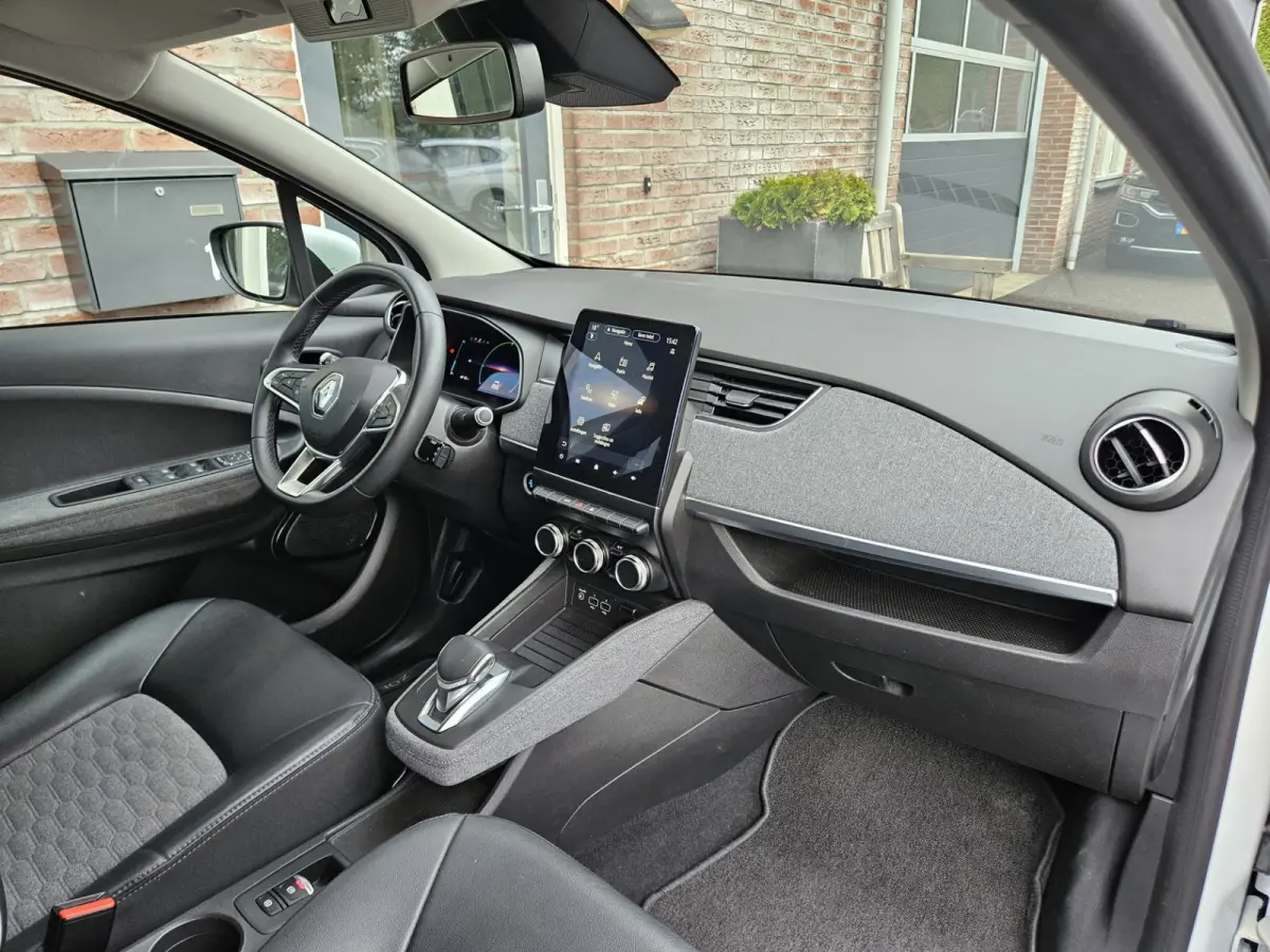 R135 Intens 52 kWh Koopaccu! SOH 94%! LED! Camera! NAP! Airco/Clima! PDC! Cruise Control! Navigatie!