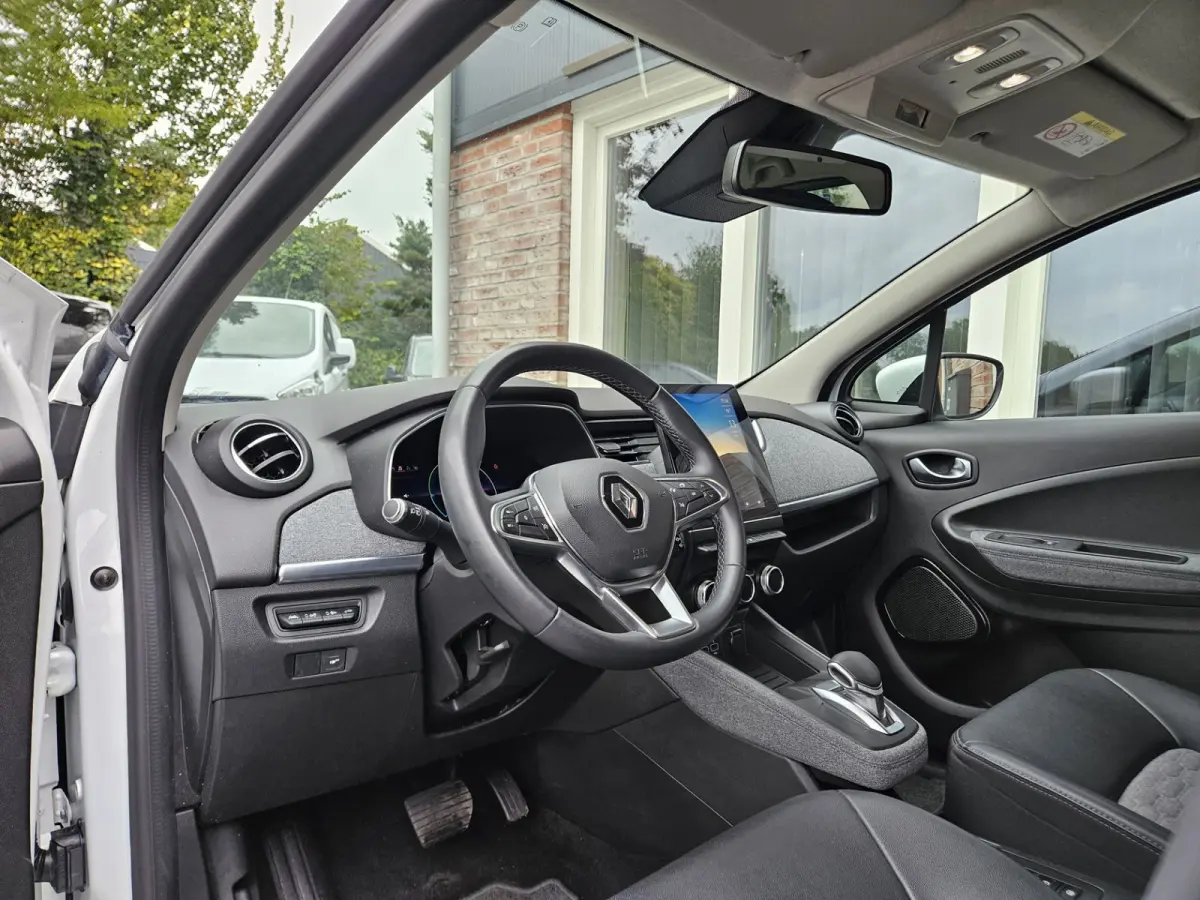 R135 Intens 52 kWh Koopaccu! SOH 94%! LED! Camera! NAP! Airco/Clima! PDC! Cruise Control! Navigatie!