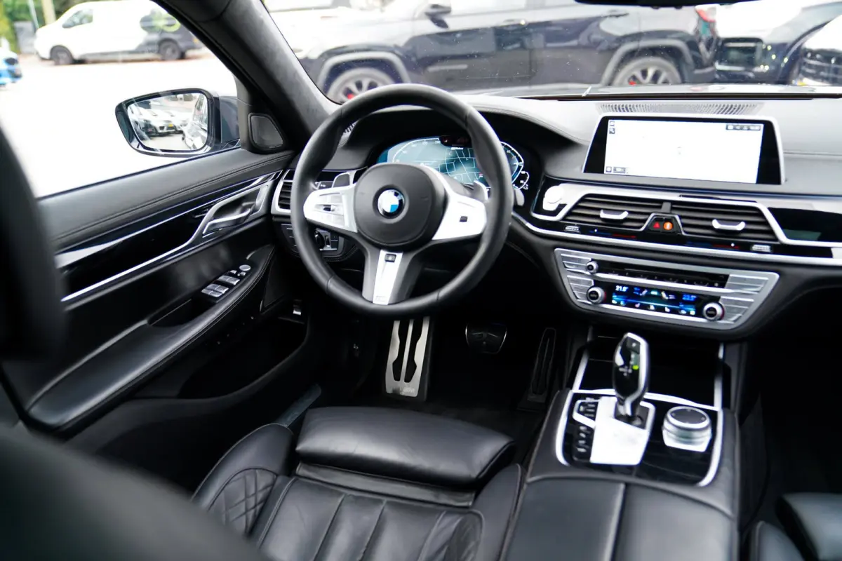 745e High Executive | Massage | Softclose | Achterbankverwarming | 360 | Head Up Display | Carplay