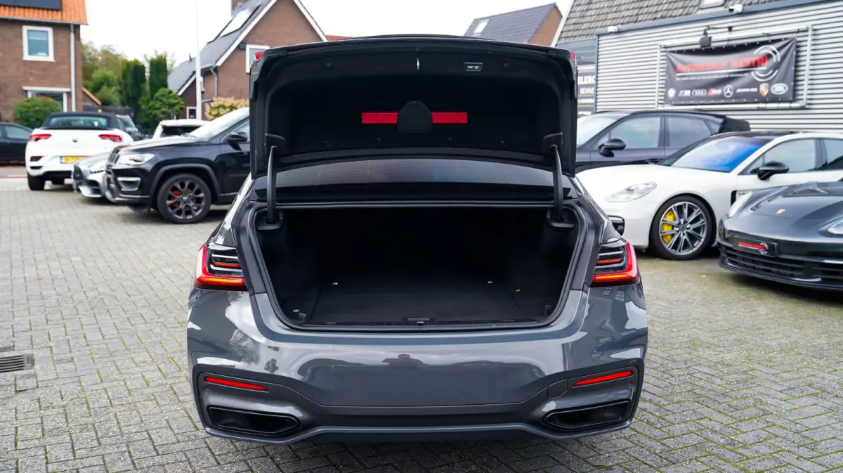 745e High Executive | Massage | Softclose | Achterbankverwarming | 360 | Head Up Display | Carplay