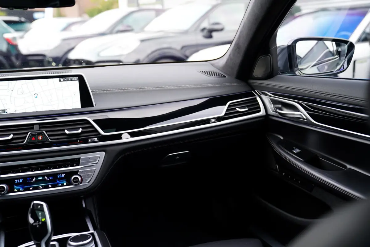 745e High Executive | Massage | Softclose | Achterbankverwarming | 360 | Head Up Display | Carplay
