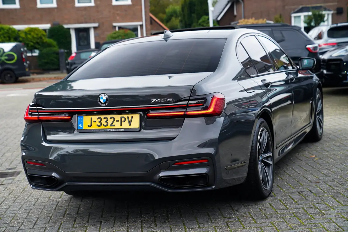 745e High Executive | Massage | Softclose | Achterbankverwarming | 360 | Head Up Display | Carplay