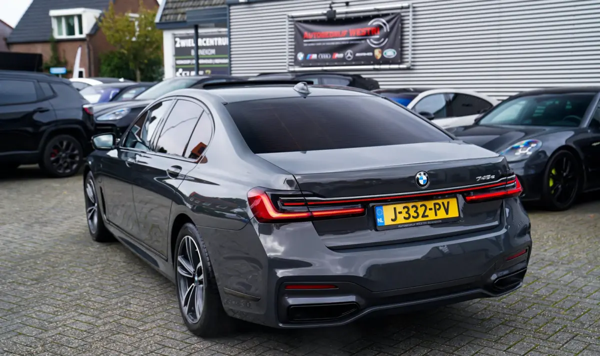 745e High Executive | Massage | Softclose | Achterbankverwarming | 360 | Head Up Display | Carplay