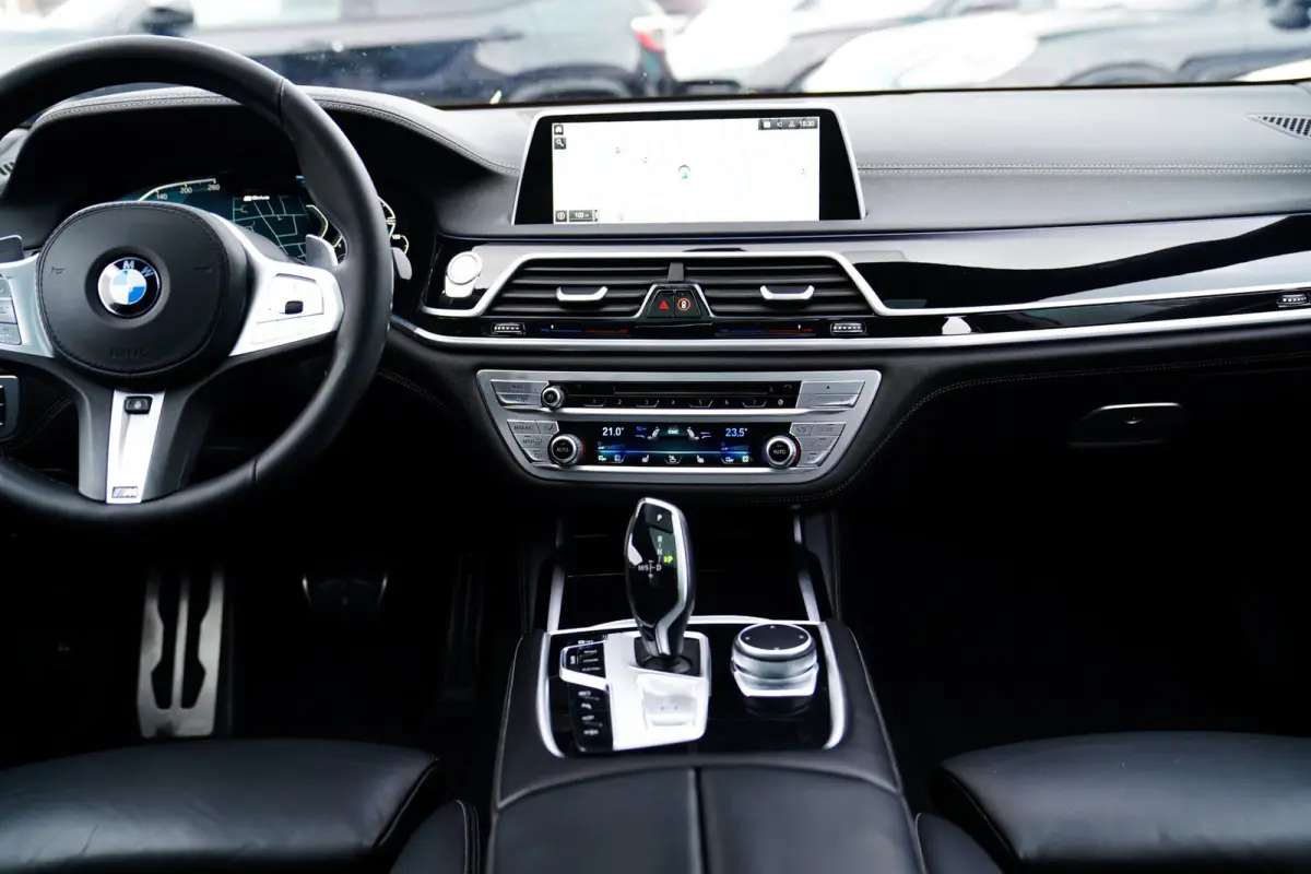 745e High Executive | Massage | Softclose | Achterbankverwarming | 360 | Head Up Display | Carplay