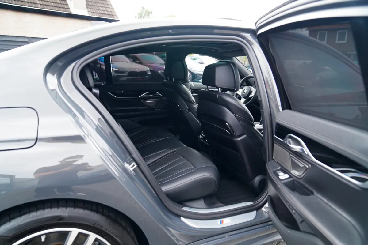 745e High Executive | Massage | Softclose | Achterbankverwarming | 360 | Head Up Display | Carplay